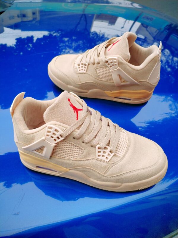 Yordan retro.4