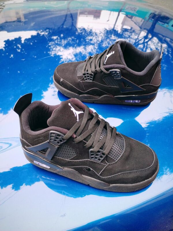 Yordan retro.4
