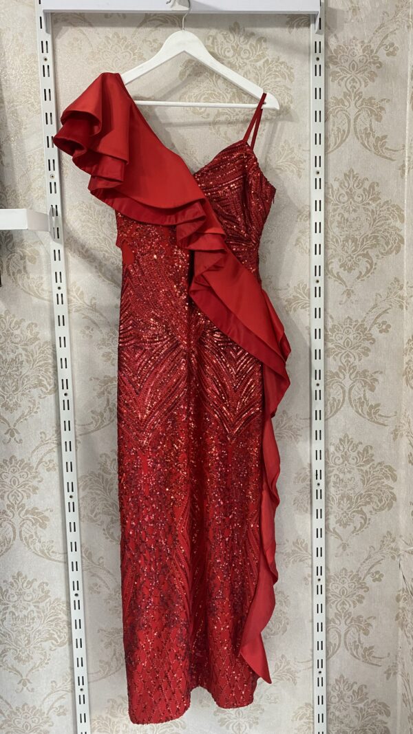 Vestido rojo de fiesta elegante brillos