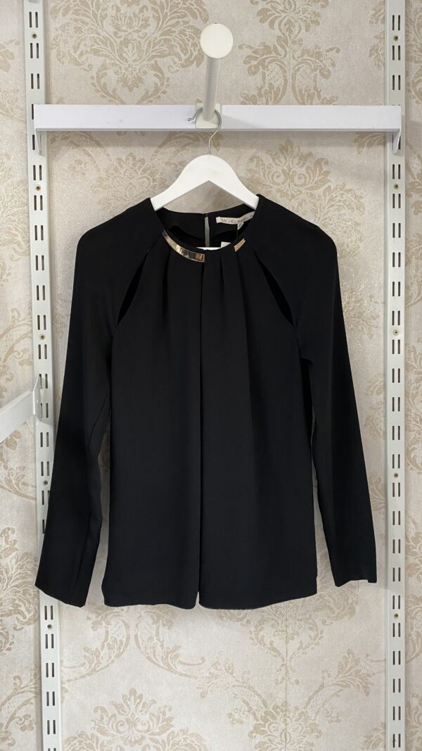 Blusa negra elegante