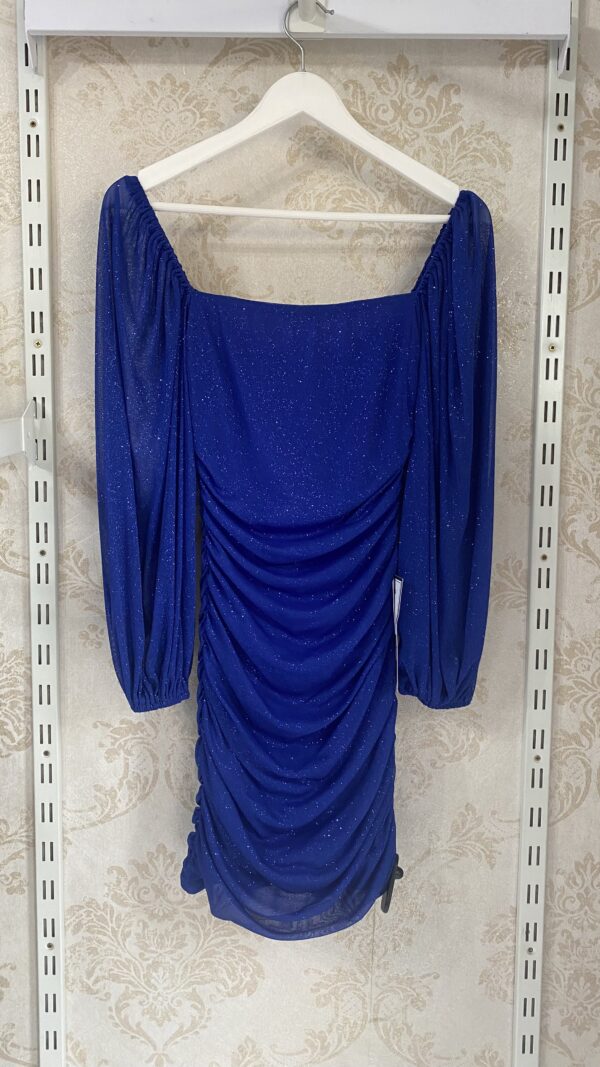 Vestido de brillos azulino para fiesta