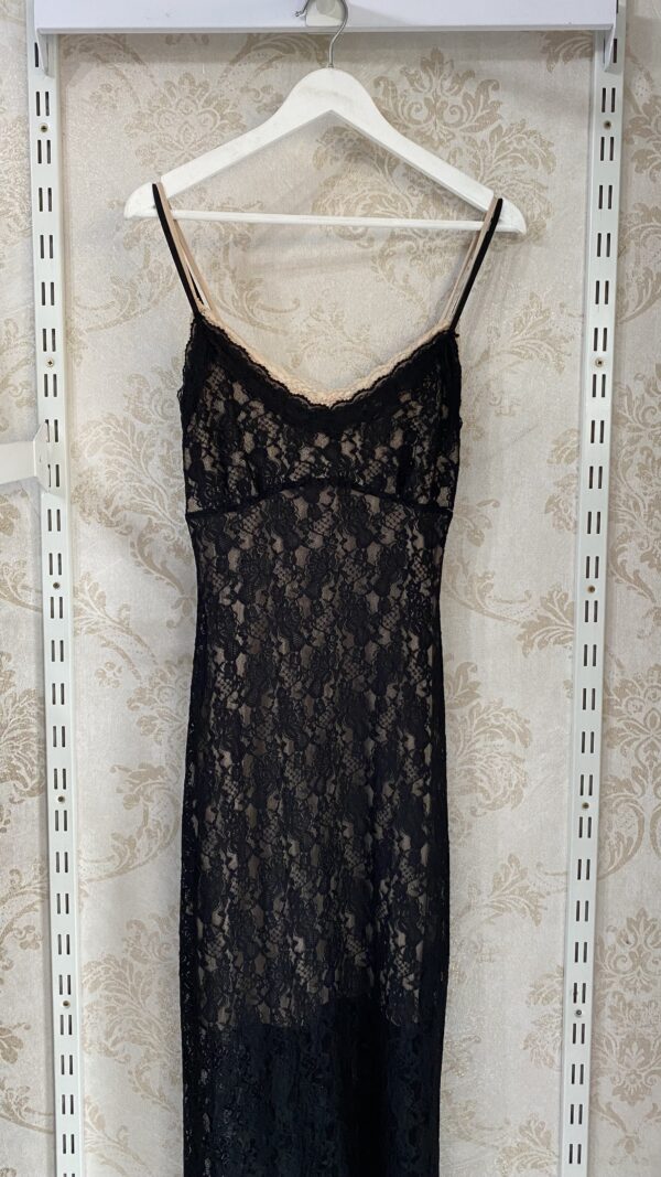 Vestido largo negro beige