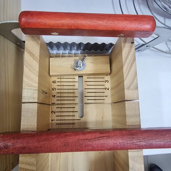 MÁQUINA CORTADORA DE JABÓN