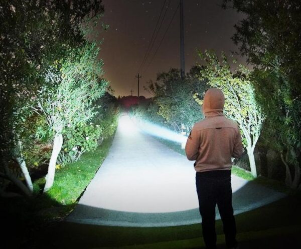 LINTERNA LED SUPER POTENTE - TSP1